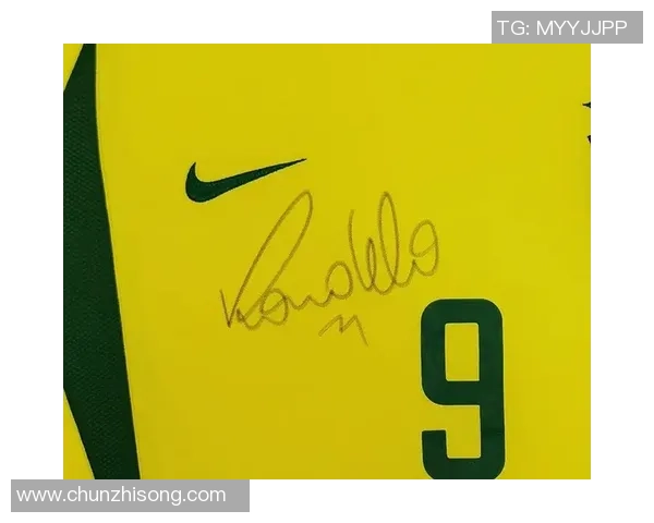 如何在比赛和活动中成功获取足球明星的亲笔签名技巧与建议